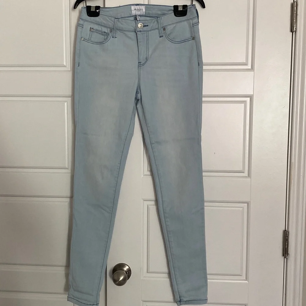 Jeans! - Picture 1 of 4